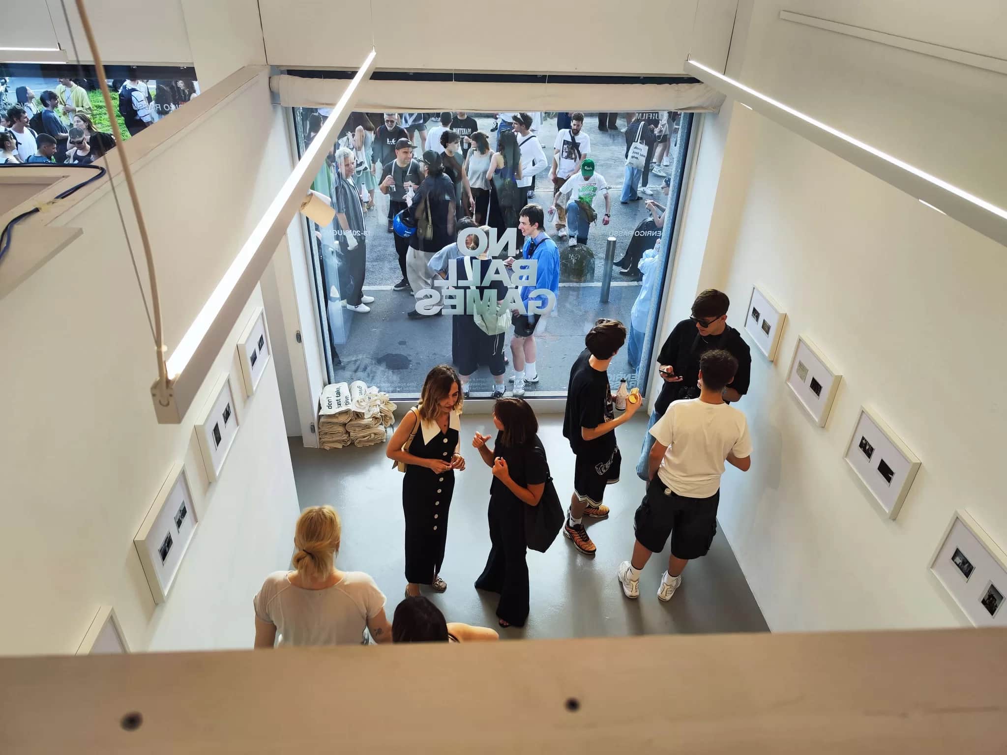 La sala espositiva al piano strada di Milano Exhibitions